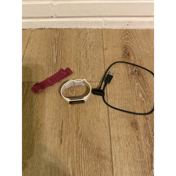 Fitbit Charge 5 - Picture 3 of 3